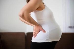 Graviditet med tvillingar: från de första tecknen till födseln