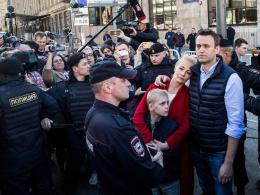 Tutto andava bene finché non appariva Navalny. Tutto andava bene finché non appariva Ksyusha.
