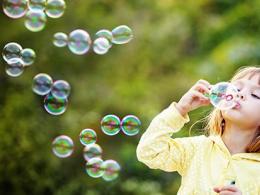 Як у домашніх умовах зробити гарні мильні бульбашки?