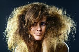Çfarë janë silikonet që përdoren për flokët Çfarë efekti kanë silikonet në flokë?