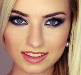 Úspěšný denní make-up pro modré oči - tipy, módní trendy Bronzový make-up pro modré oči
