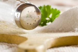 Come sostituire il sale durante una dieta?